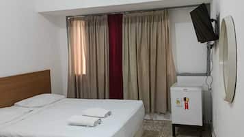 Quarto casal | Cortinas blackout, roupa de cama