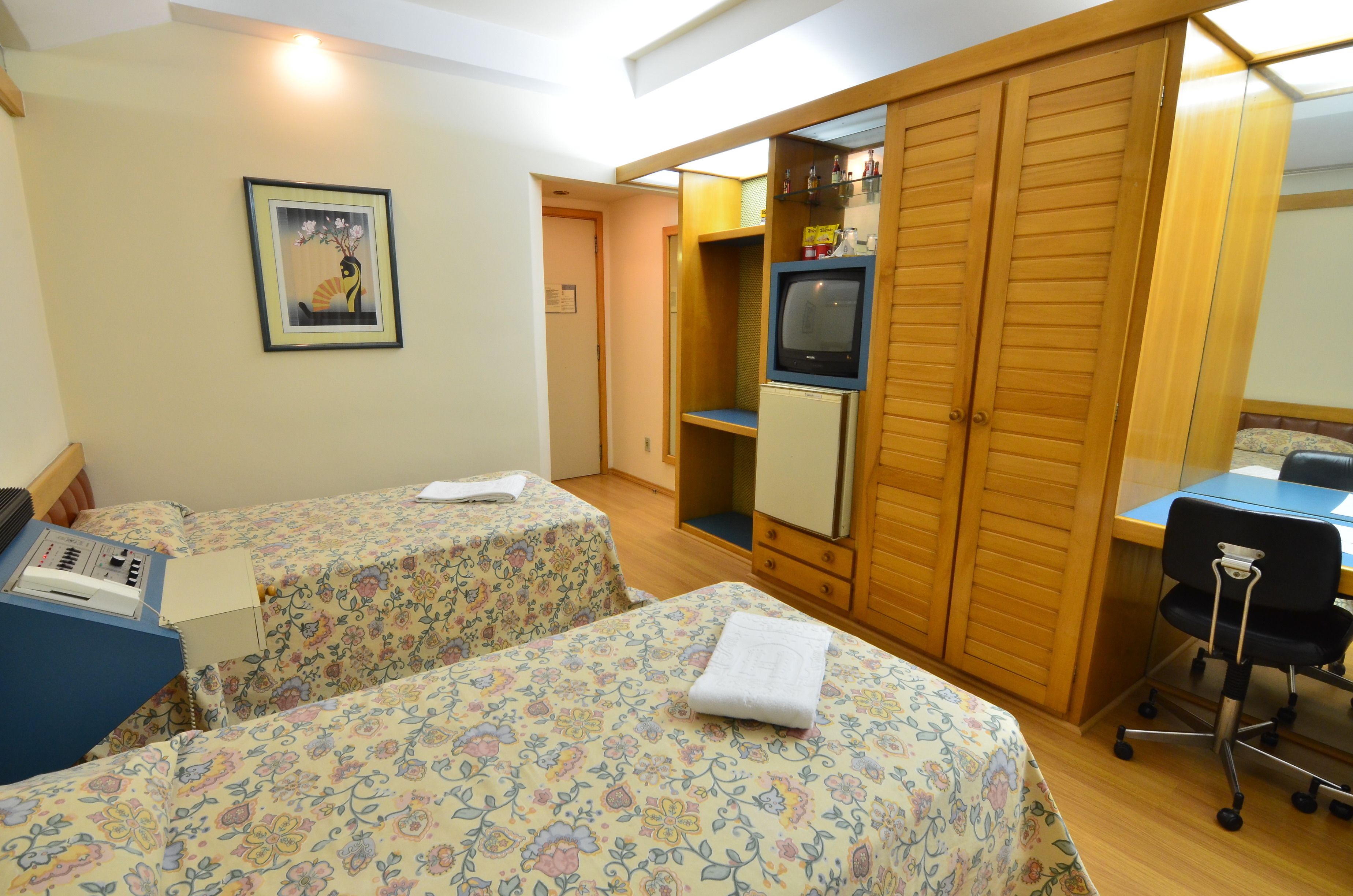 standard twin room | 1 bedroom, premium bedding, minibar, desk