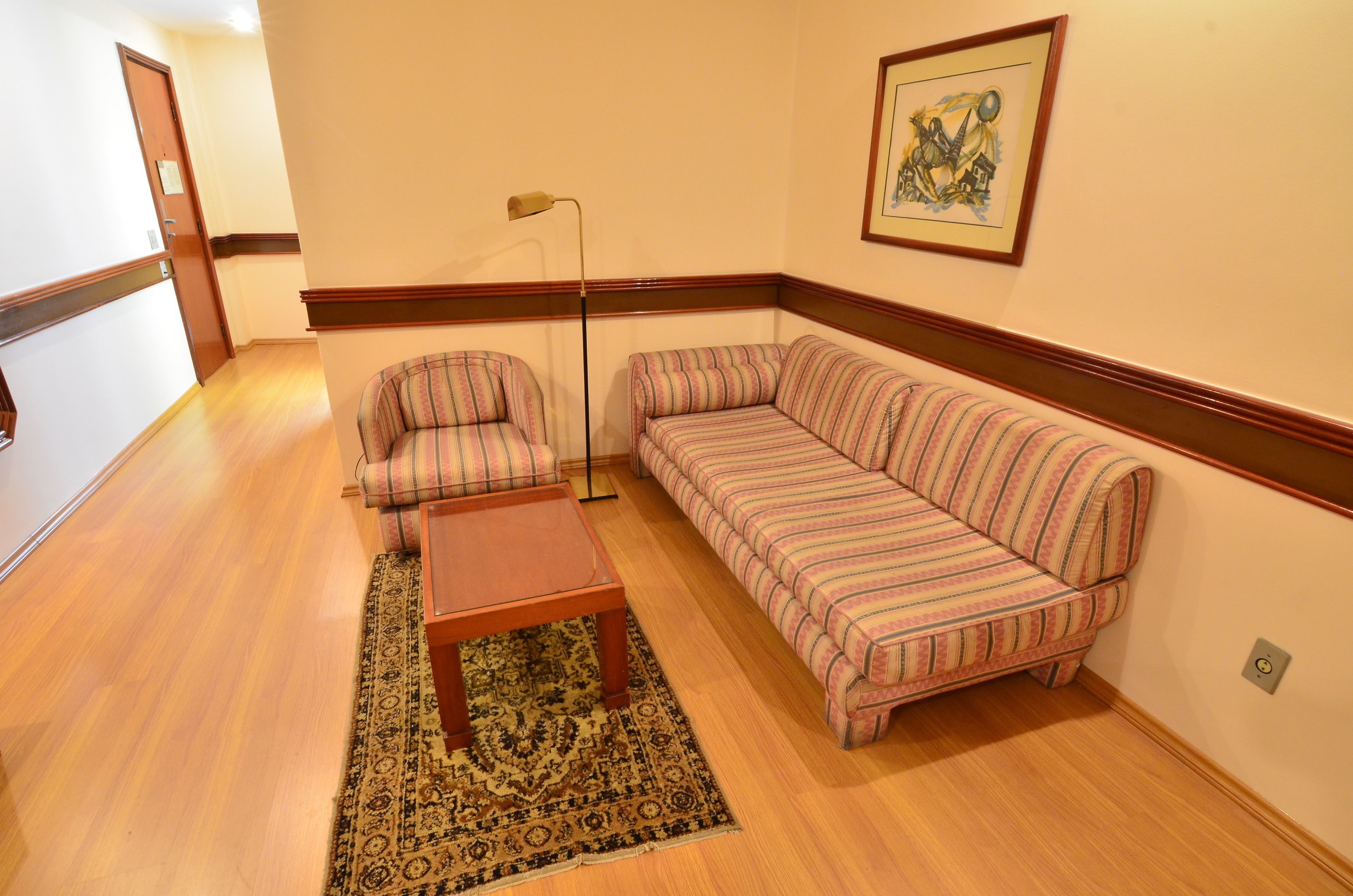 deluxe twin room | living area | 21-inch tv with cable channels, pay films