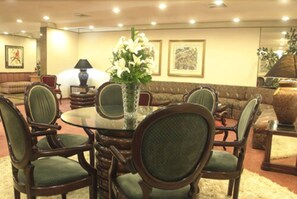 Sala de estar en el lobby