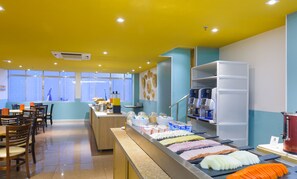 Daily buffet breakfast (BRL 35 per person)