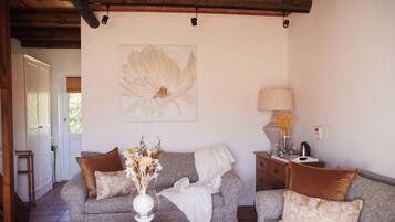 Executive Double or Twin Room | Living area | 24-inch LED TV with digital channels, TV, Netflix