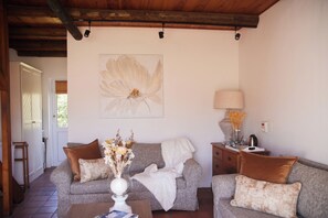 Executive Double or Twin Room | Living area | 24-inch LED TV with digital channels, TV, Netflix - Klein Waterval Riverside Lodge (Franschhoek)