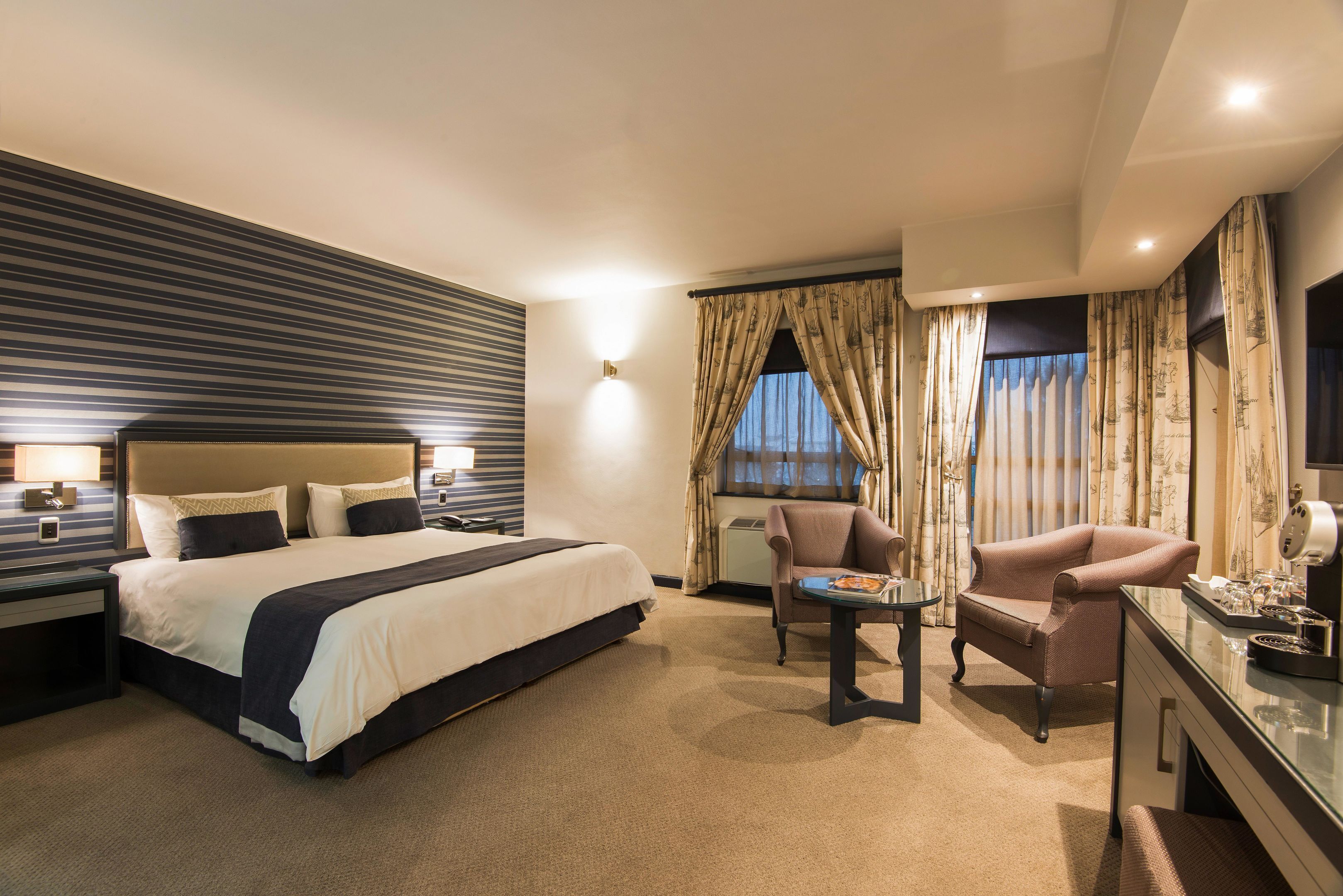 스튜디오, 킹사이즈침대 1개 | 고급 침구, 미니바, 객실 내 금고, 책상