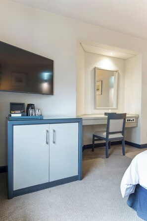 스탠다드 트윈룸 (Shower Only) | 객실 내 식사 공간