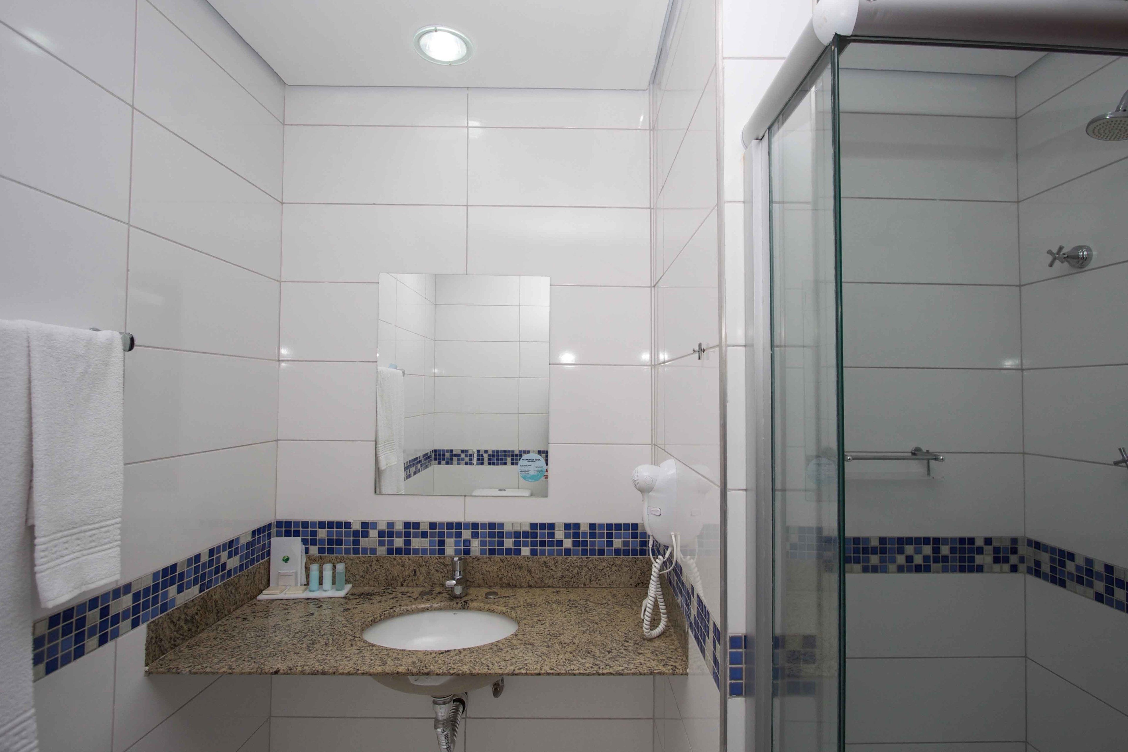 shower, free toiletries, towels