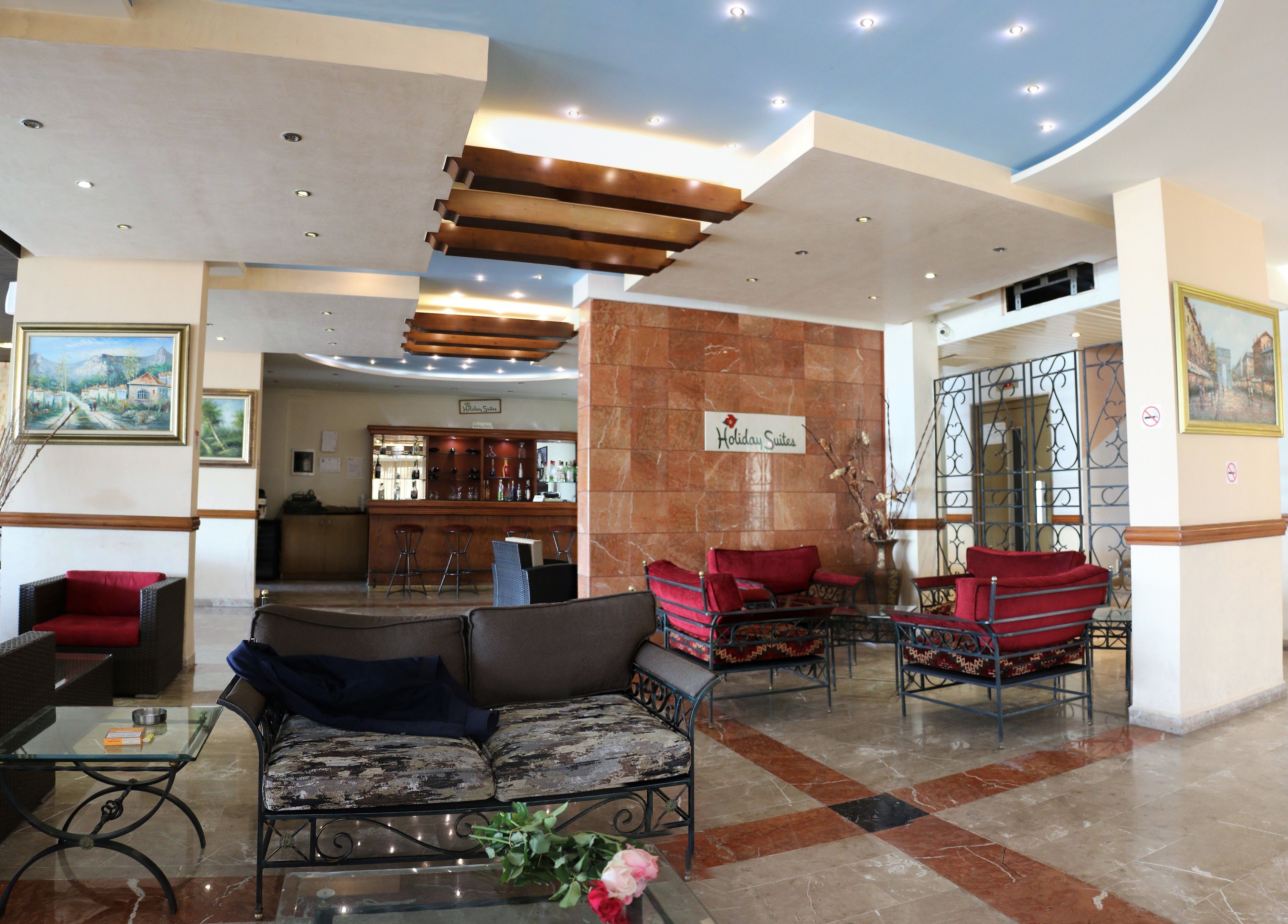 Lobby lounge
