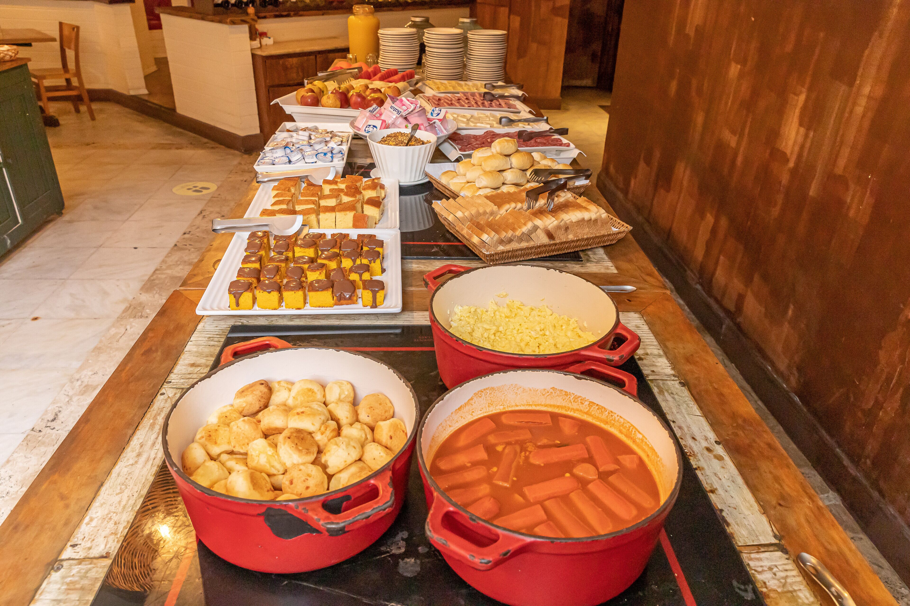 daily buffet breakfast (brl 55 per person)