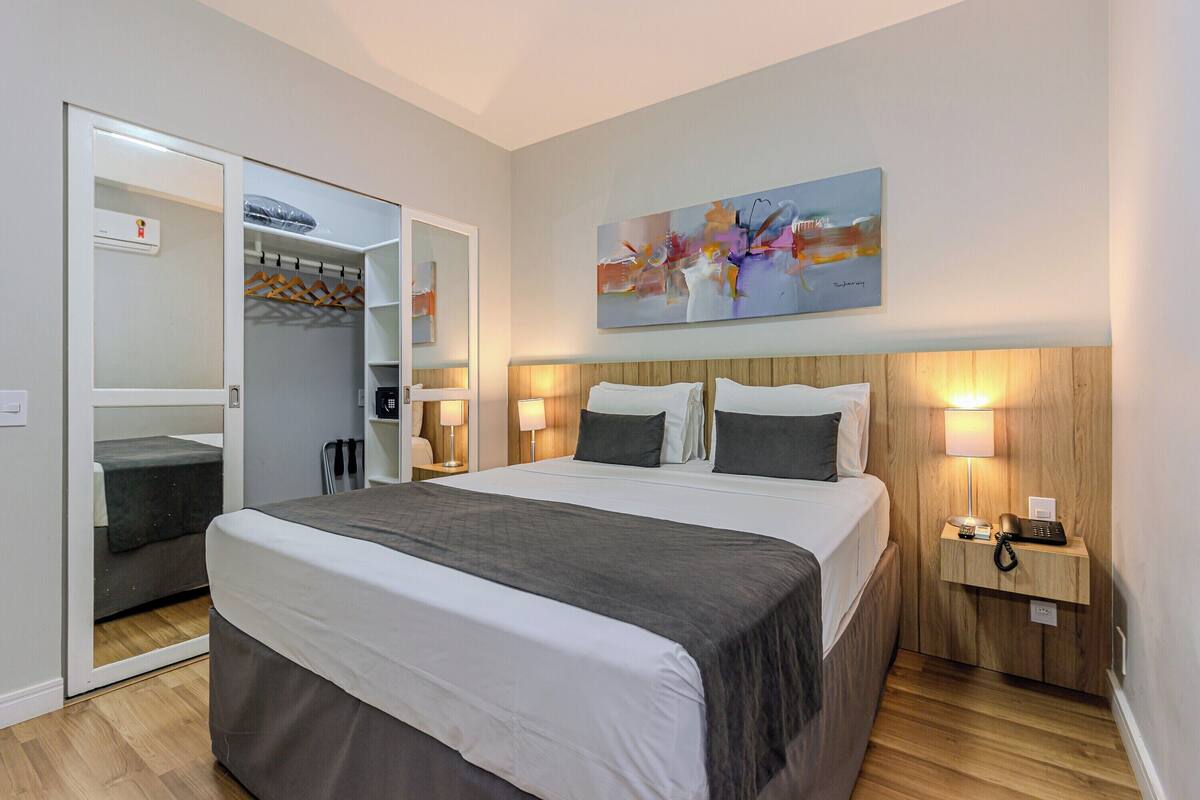 Standard Apartment | Premium bedding, minibar, in-room safe, blackout drapes