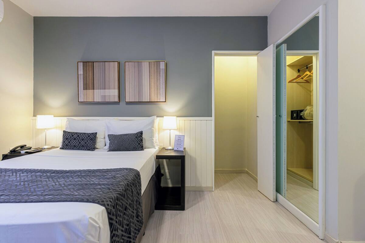 Deluxe Studio | Premium bedding, minibar, in-room safe, blackout drapes