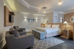 Premium kamer | Luxe beddengoed, een minibar, een kluis op de kamer