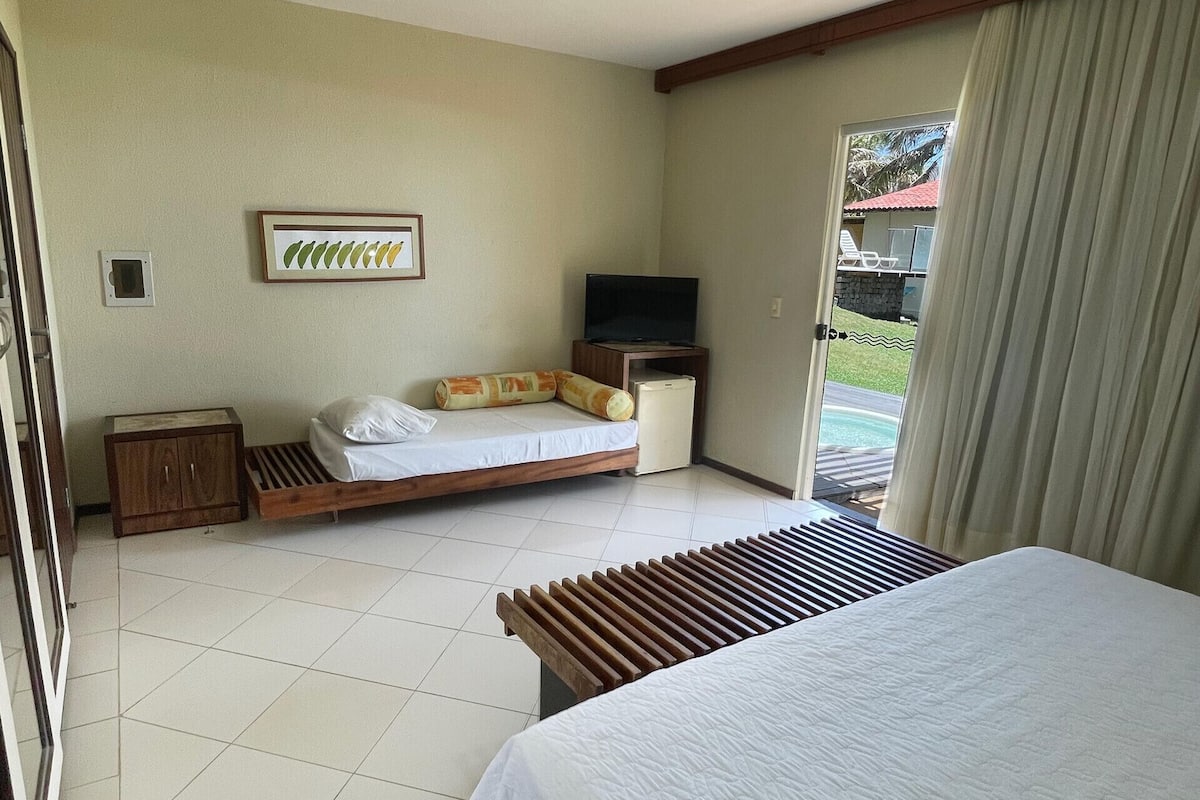 Minibar, bàn, truy cập Internet không dây miễn phí, bộ trải giường