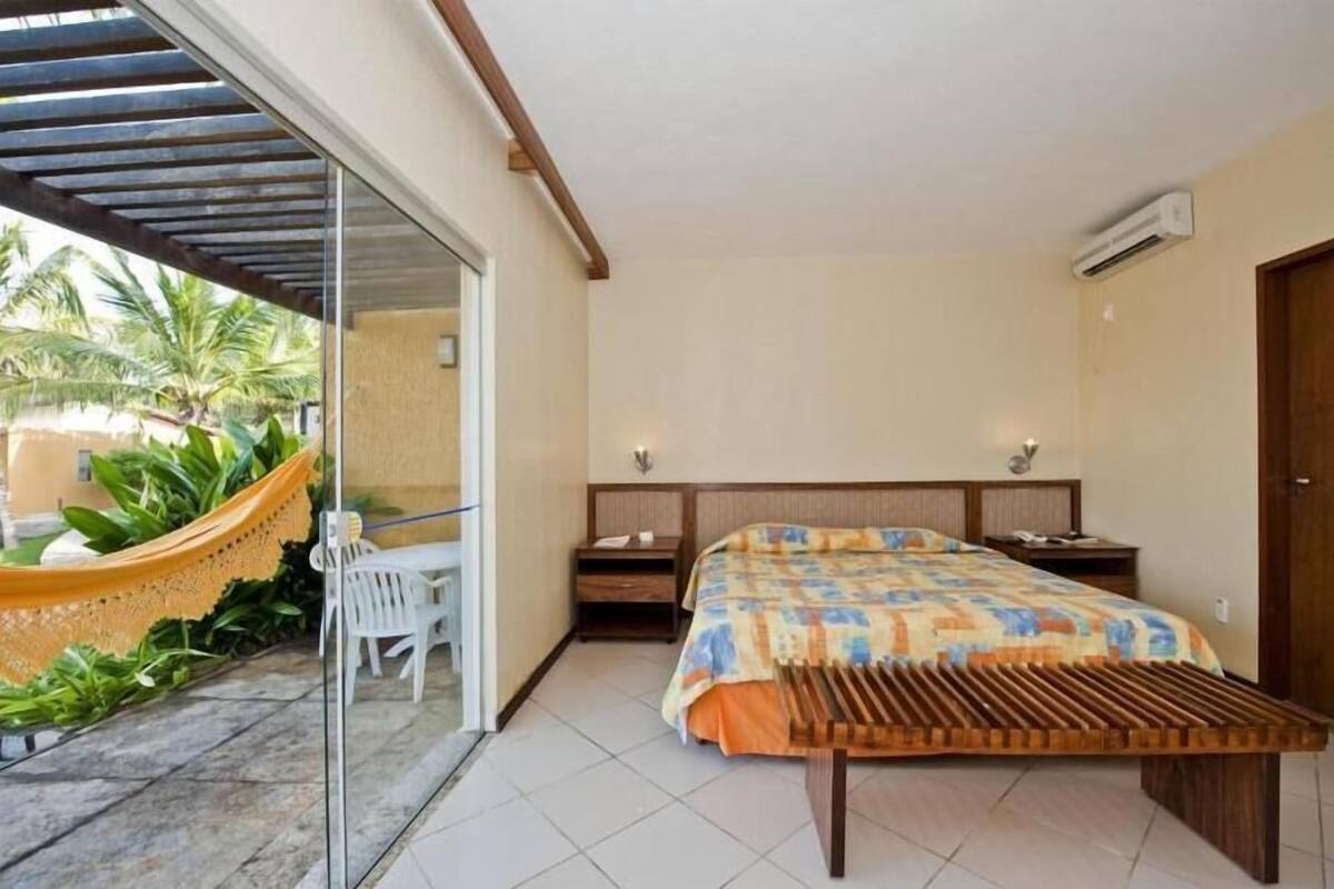 Minibar, escritorio, wifi gratis y ropa de cama 