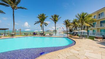3 outdoor pools, pool umbrellas, sun loungers