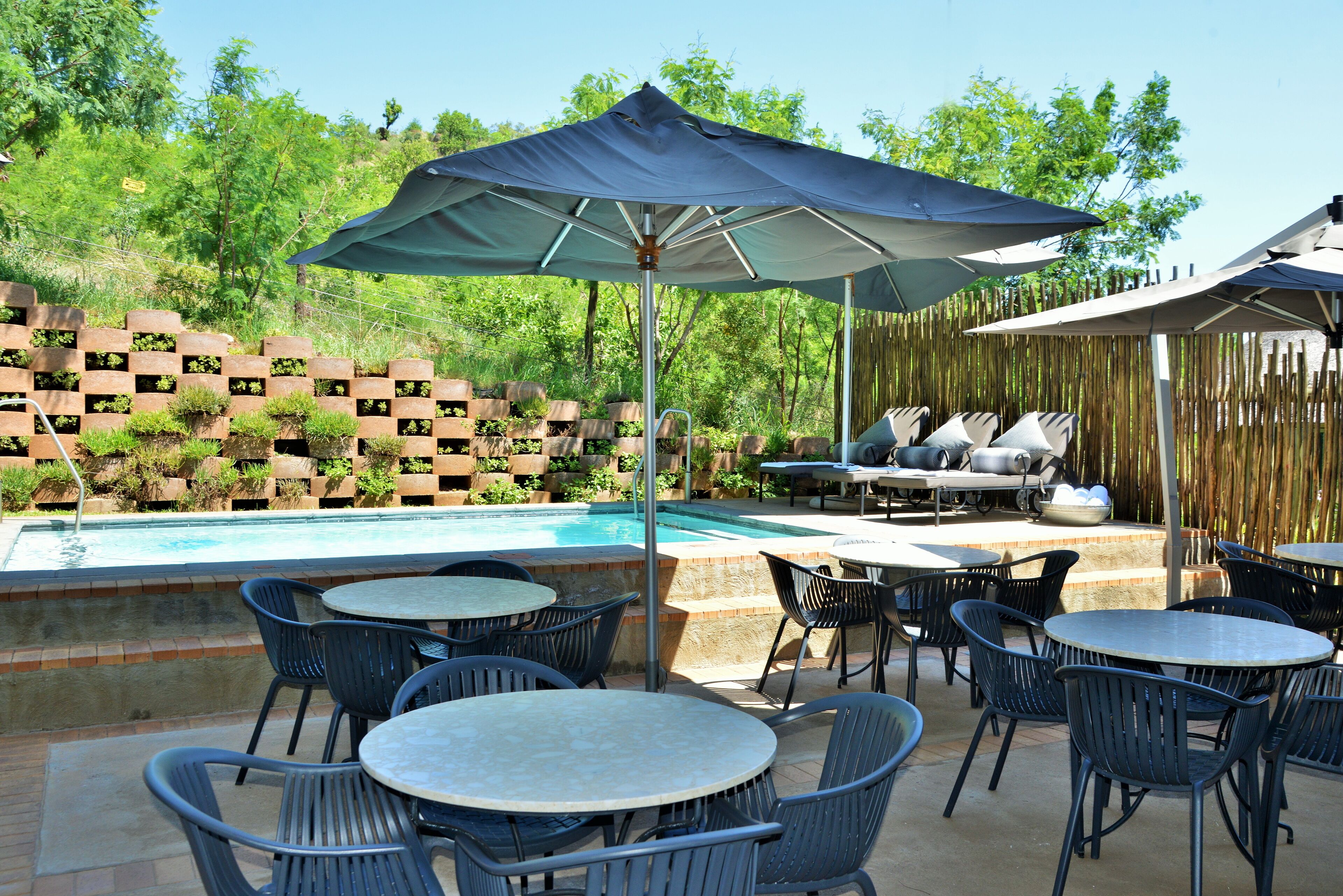 Couples treatment rooms, body treatments, hot stone massages