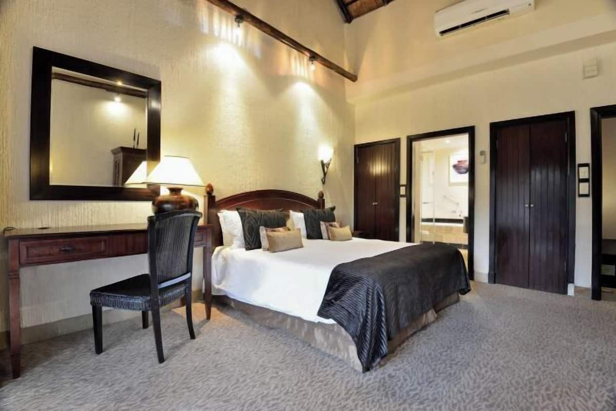 Hypo-allergenic bedding available, minibar, in-room safe, desk