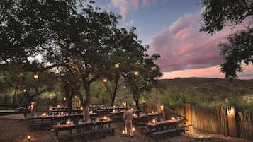 Breakfast, lunch, dinner served; pool views