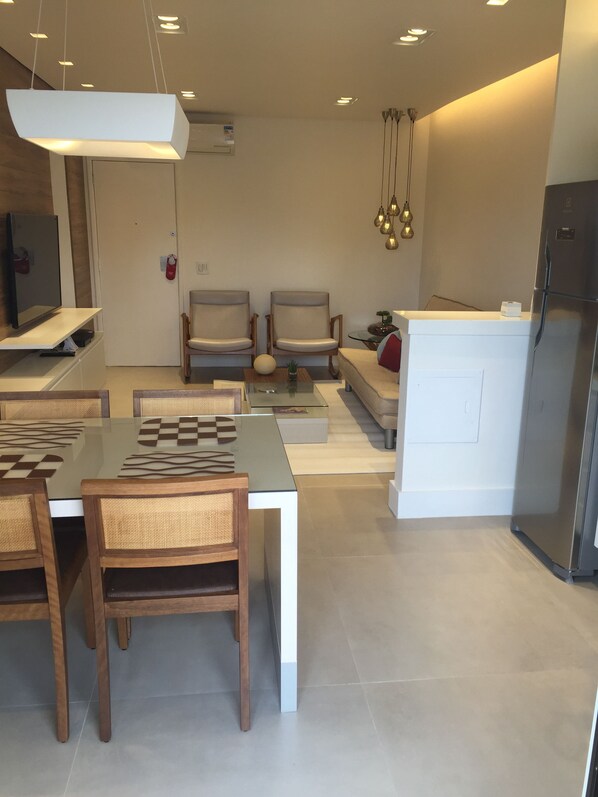 Traditional Apartment | Living room | LCD TV