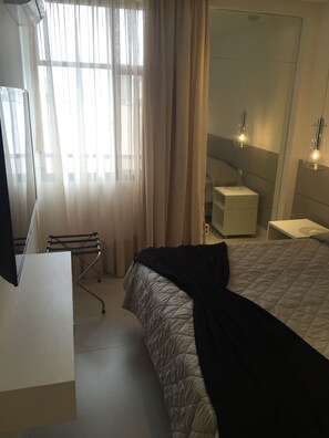 Traditional Apartment | 1 bedroom, blackout curtains, iron/ironing board, free WiFi
