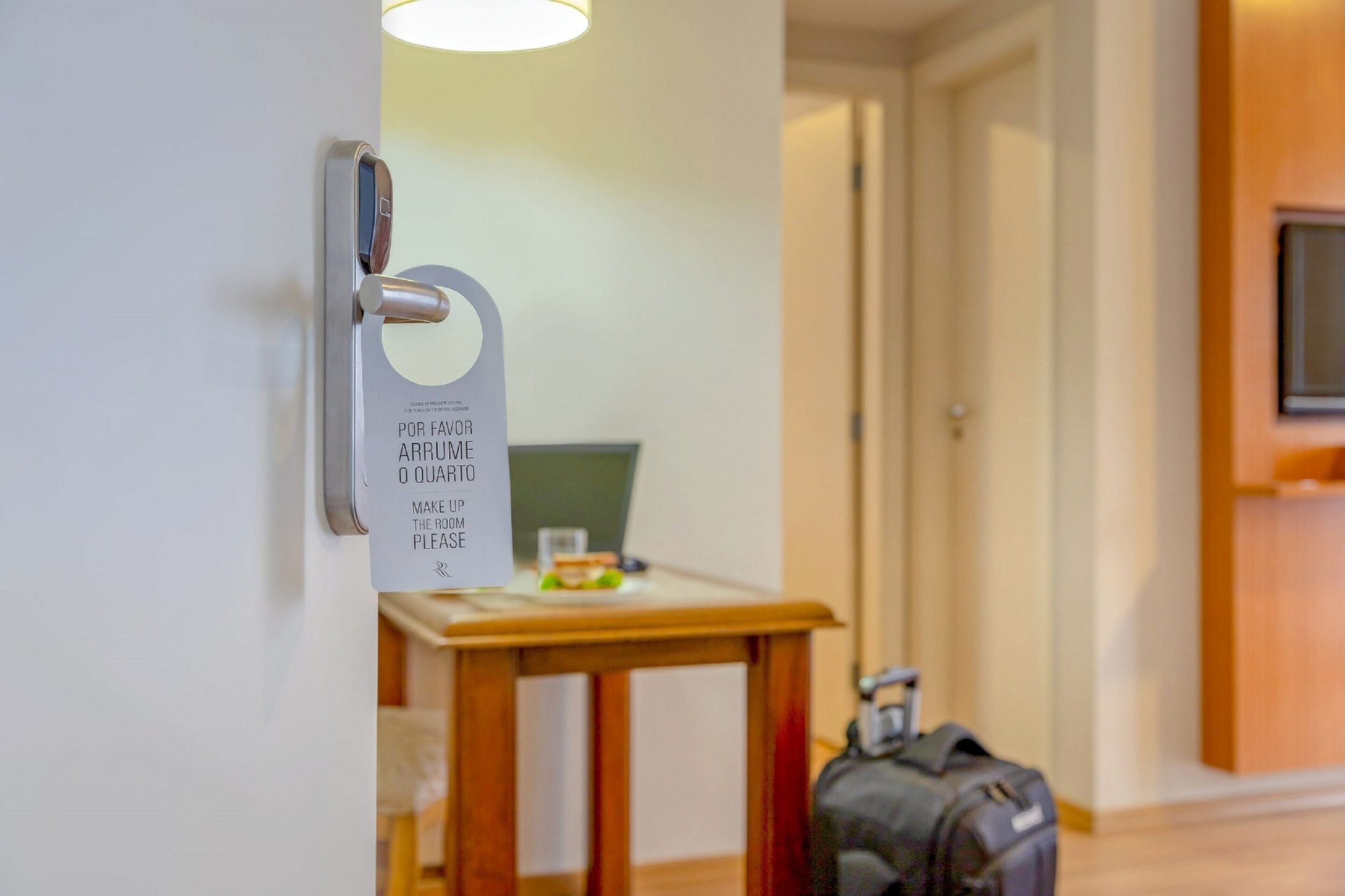 standard twin room, 1 double bed | living area | 32-inch flat-screen tv with cable channels, tv