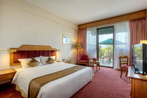 Deluxe Room, Balcony | Minibar, in-room safe, individually furnished, desk - Sunway Hotel Phnom Penh (Phnom Penh)
