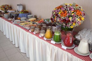 Se sirven desayunos, almuerzos, cenas y cocina internacional 
