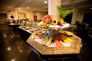 Free daily buffet breakfast