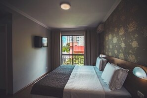 Casal Luxo  | Minibar, in-room safe, desk, blackout drapes - Hotel Rafain Centro (Foz do Iguaçu)