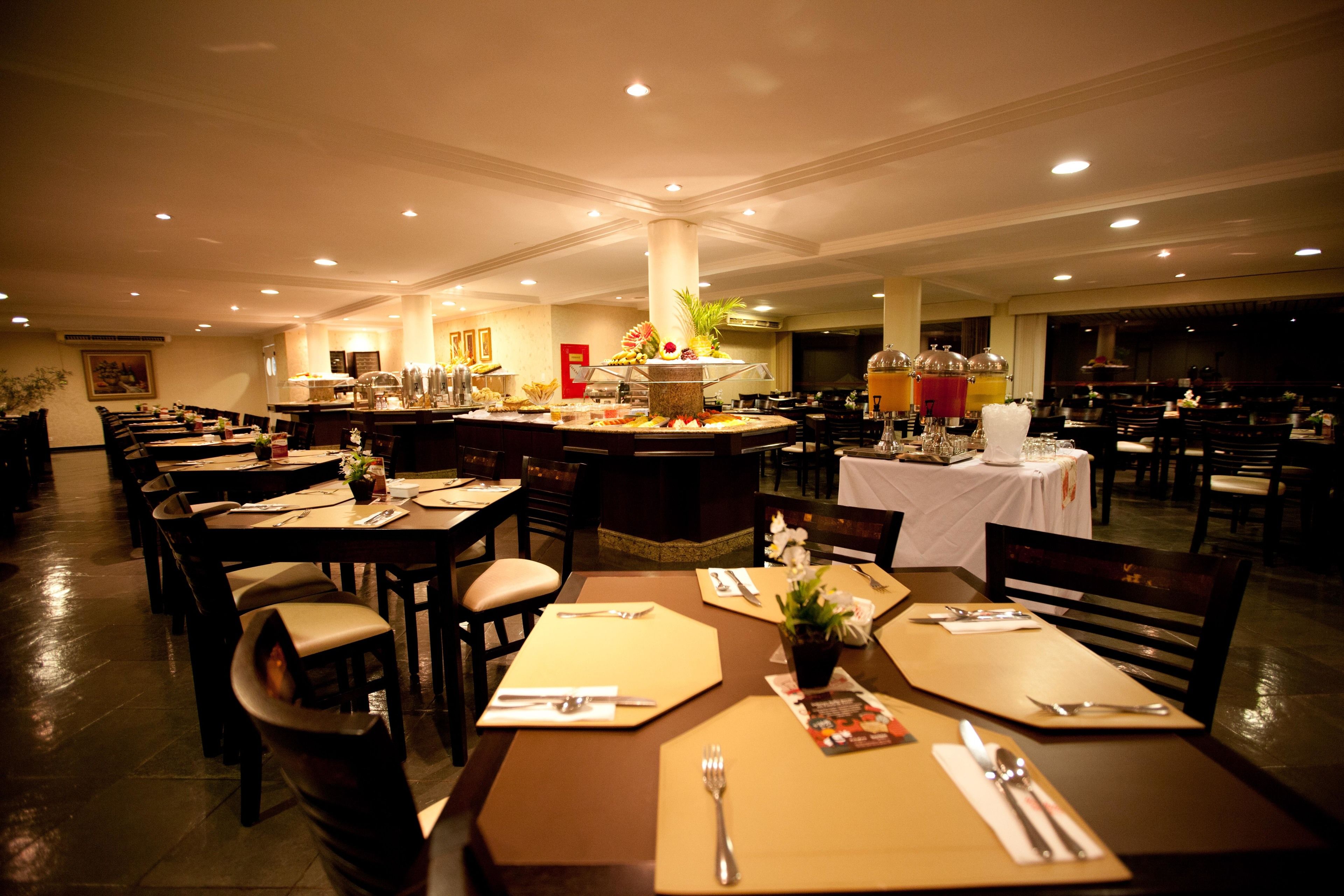 breakfast, lunch and dinner served