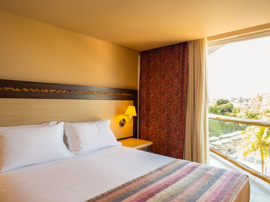 Deluxe Apartment | Pillowtop beds, minibar, in-room safe, desk