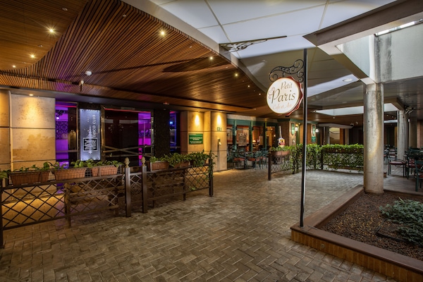 3 bar/lounge, bar kolam renang dan bar tepi kolam renang