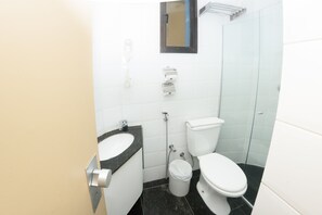 Shower, free toiletries, hair dryer, towels - Royal Center Lourdes (Belo Horizonte)