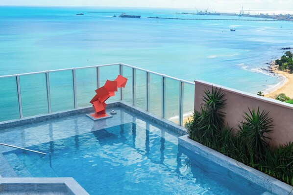 Pool auf dem Dach