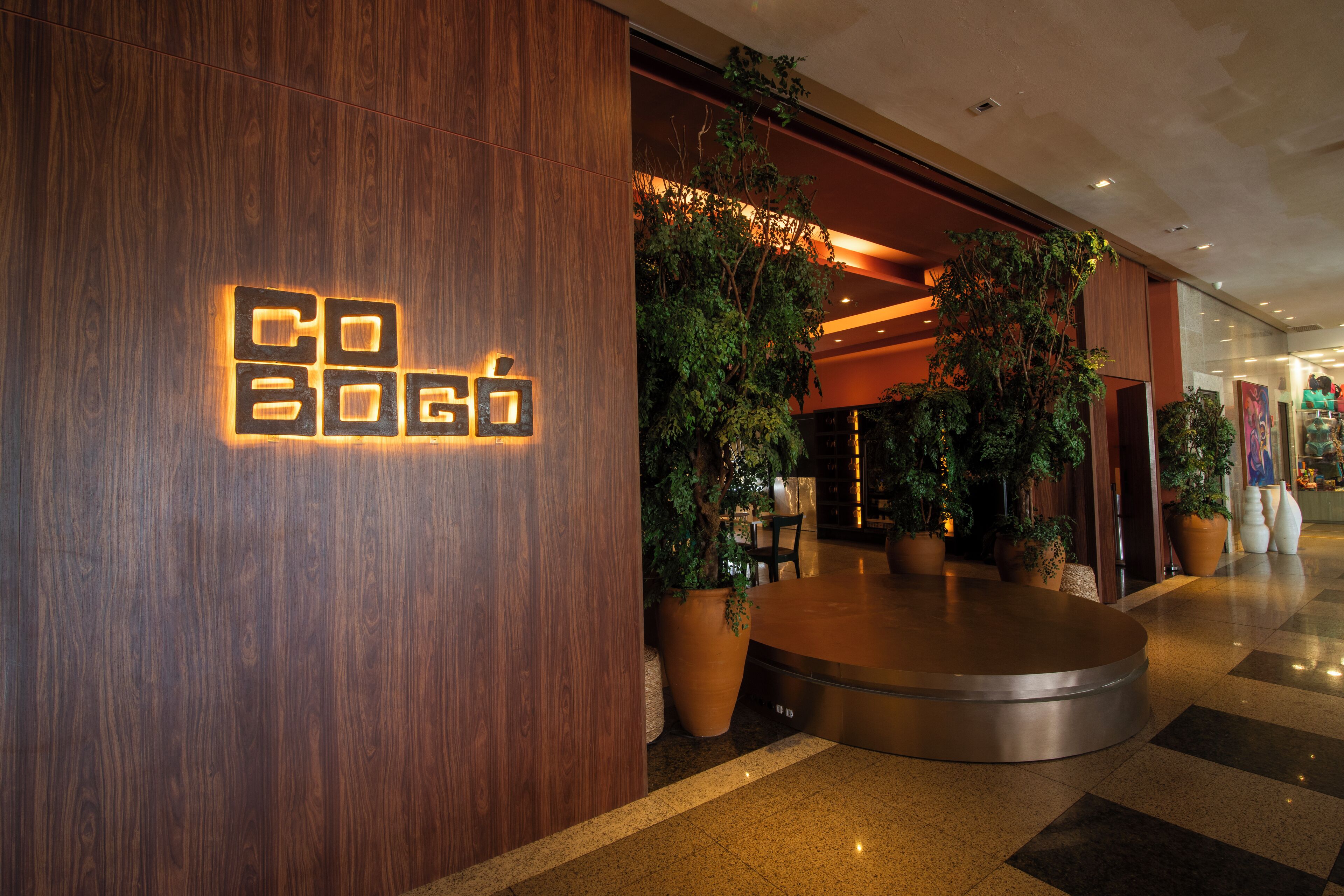 Frokost, lunsj og middag serveres