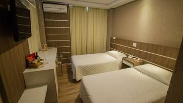 Habitación ejecutiva con 2 camas individuales | Minibar, caja de seguridad en la habitación, wifi gratis y ropa de cama