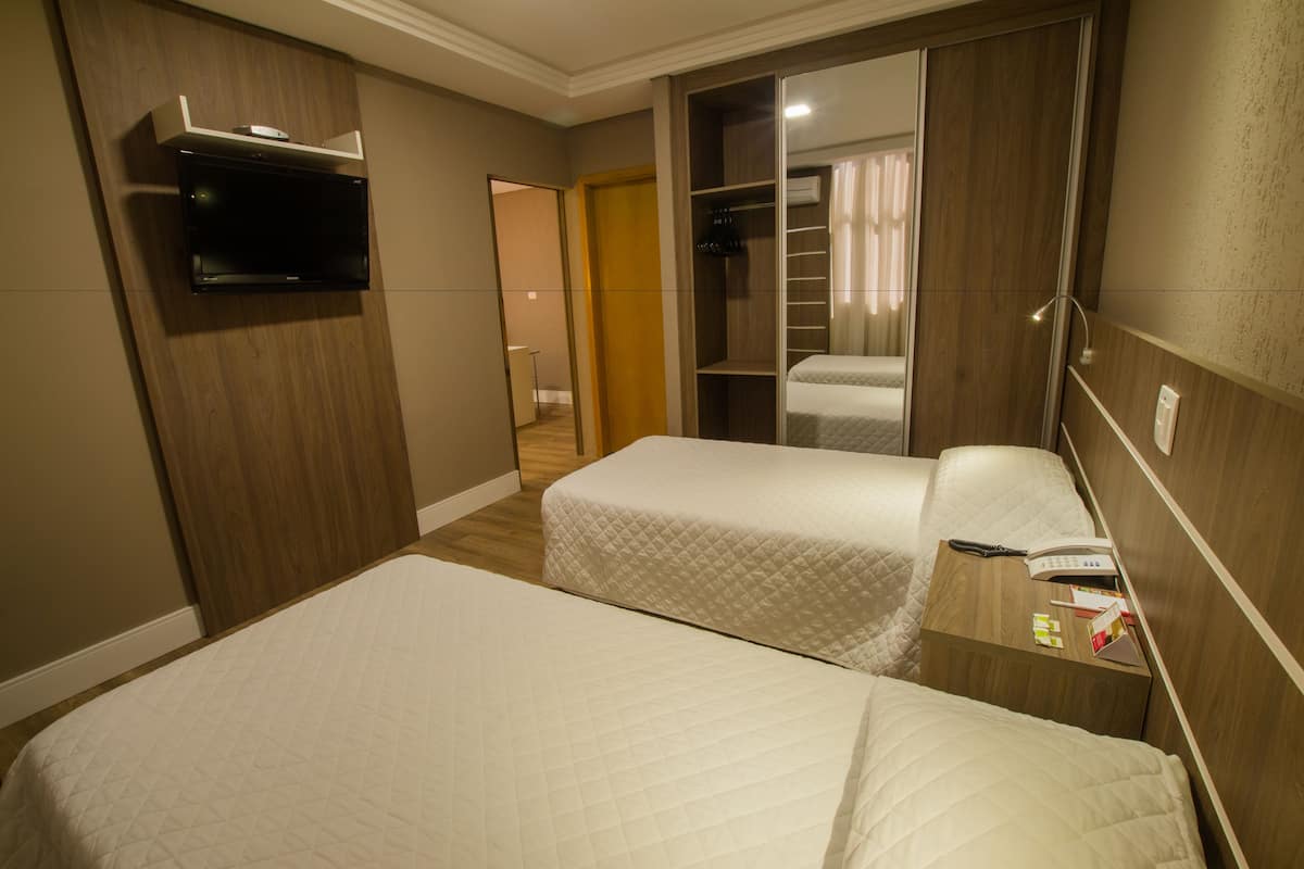 1 camera, minibar, una cassaforte in camera, Wi-Fi gratuito