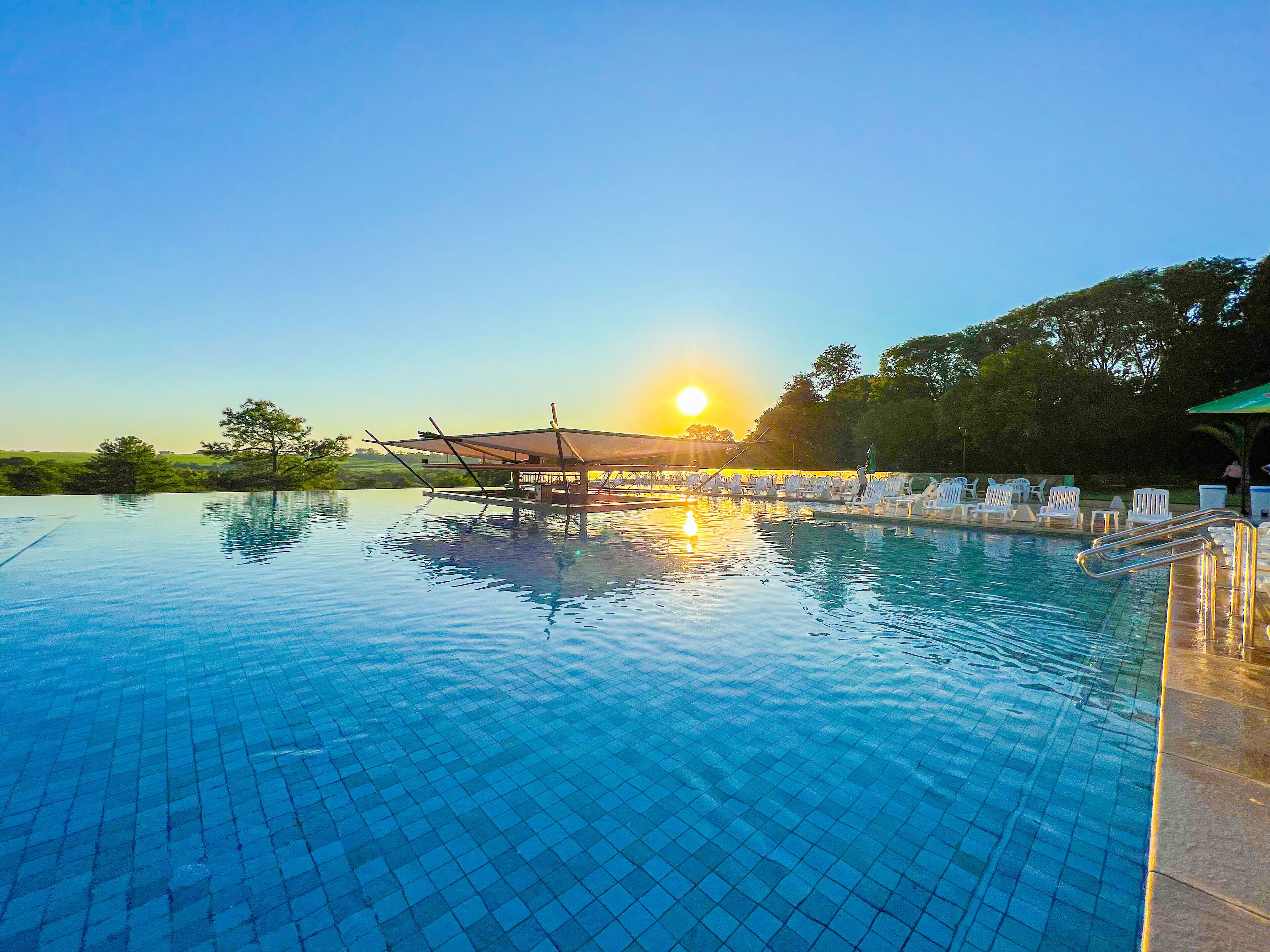 3 outdoor pools, pool umbrellas, pool loungers