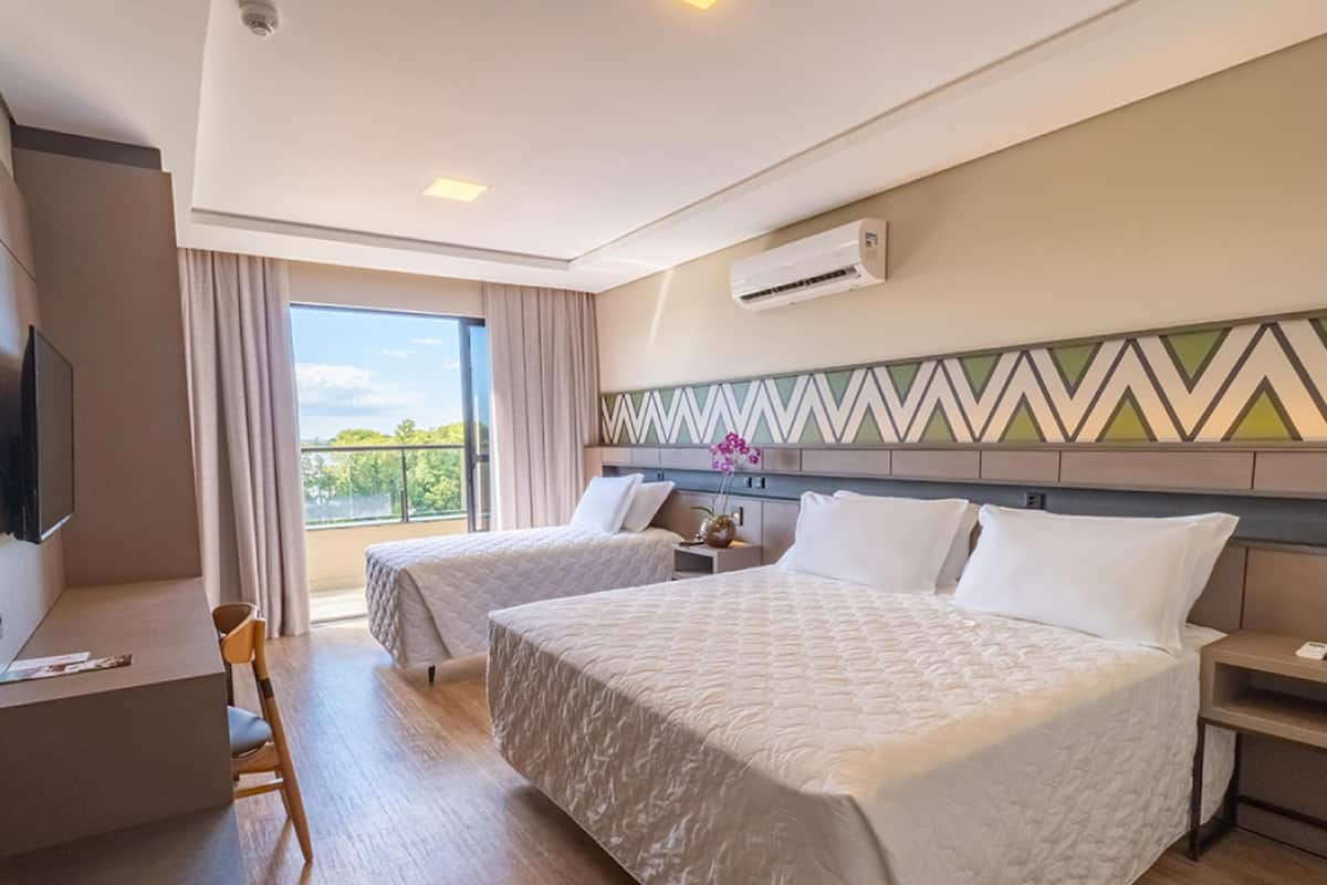 1 bedroom, premium bedding, minibar, in-room safe