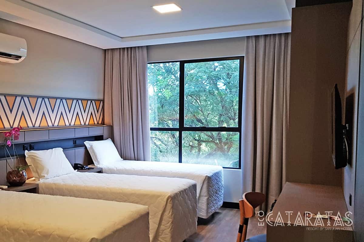1 bedroom, premium bedding, minibar, in-room safe
