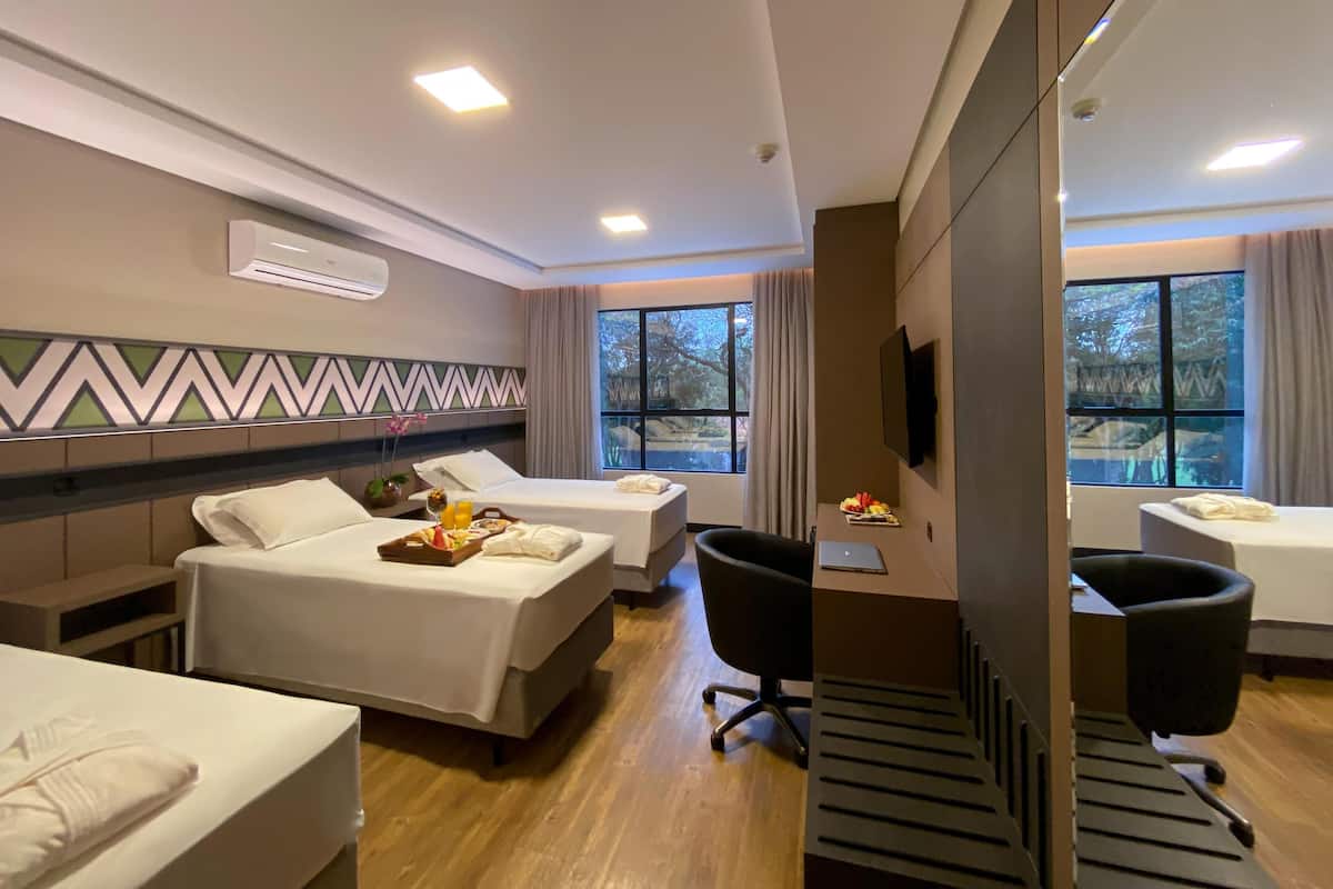 1 bedroom, premium bedding, minibar, in-room safe