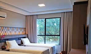 Superior Triple Room | 1 bedroom, premium bedding, minibar, in-room safe