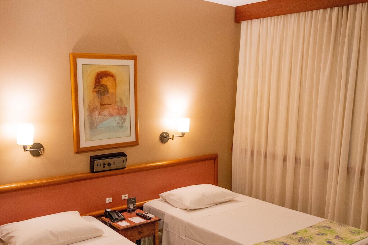 1 slaapkamer, een minibar, een bureau, geluiddichte muren