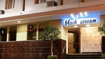 Mặt tiền nơi lưu trú