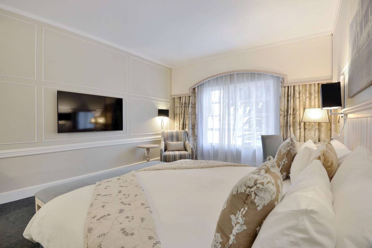 1 bedroom, minibar, in-room safe, desk