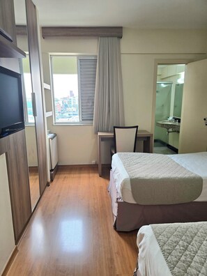 Quarto Twin Standard | Minibar, desk, rollaway beds, free WiFi - Via Contorno Hotel (Belo Horizonte)
