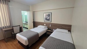 Minibar, bureau, Wi-Fi gratuit, draps fournis