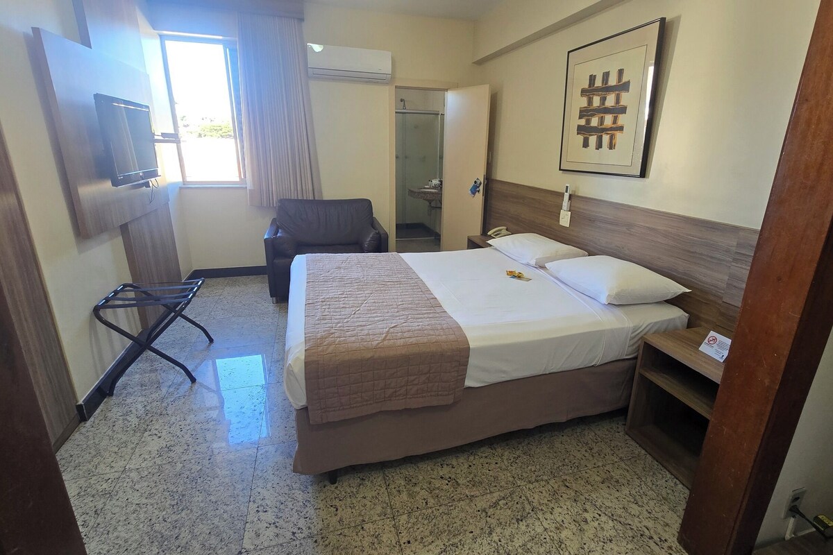 Minibar, bureau, Wi-Fi gratuit, draps fournis
