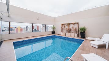 Una piscina techada
