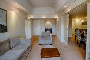 Suite Master | 1 sovrum, minibar, värdeförvaringsskåp på rummet och skrivbord