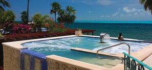 Bồn tắm spa ngoài trời